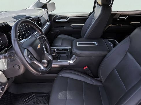 Used 2022 Chevrolet Silverado 1500 LTZ AWD/4WD image 12