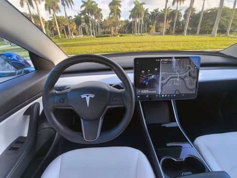 Used 2019 Tesla Model 3 RWD image 26