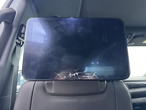 Used 2021 GMC Yukon Denali w/ Denali Ultimate Package image 30