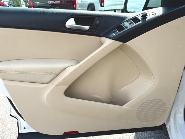Used 2017 Volkswagen Tiguan S FWD image 21