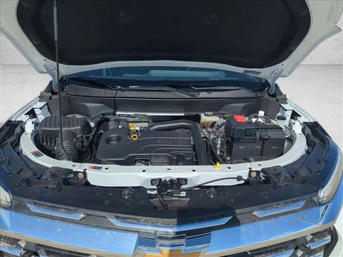 New 2026 Chevrolet Equinox LT w/ LPO, Floor Liner Package image 17