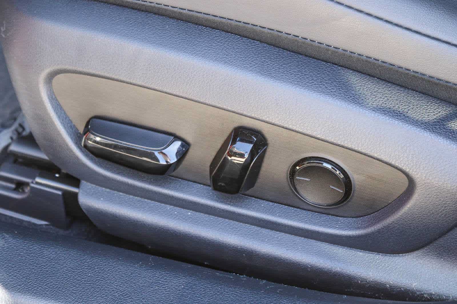 Used 2025 Lexus ES 300h w/ Premium Package FWD image 22
