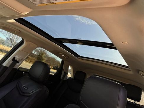 Used 2019 Cadillac XT5 Luxury image 23