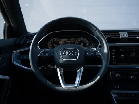Certified 2025 Audi Q3 2.0T Premium Plus w/ Premium Plus Package AWD/4WD image 22