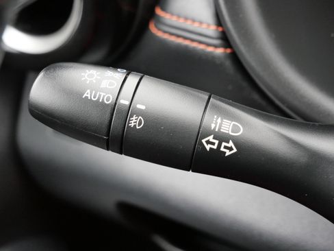 Used 2019 Nissan Kicks SR w/ SR Premium Package image 34