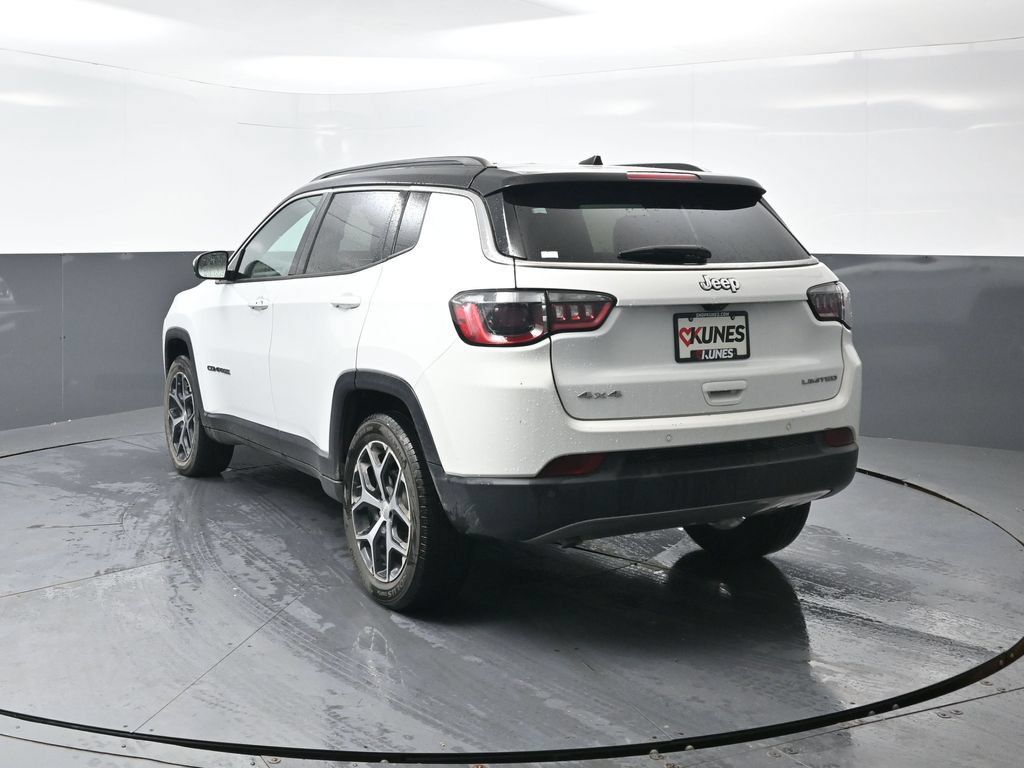 Used 2024 Jeep Compass Limited AWD/4WD image 12