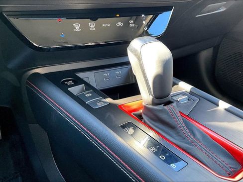 Used 2025 Nissan Kicks SR image 46