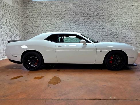 Used 2019 Dodge Challenger SRT Hellcat w/ Laguna Leather Package image 9