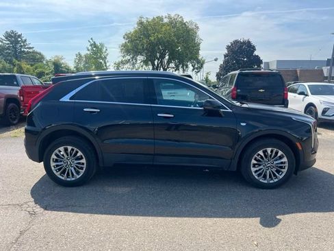 Used 2024 Cadillac XT4 Premium Luxury AWD/4WD image 4