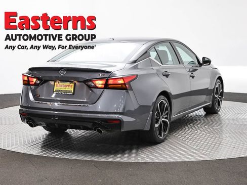 Used 2023 Nissan Altima 2.5 SR FWD image 4