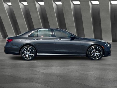Used 2021 Mercedes-Benz E 450 4MATIC Sedan image 3