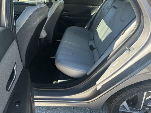 Used 2024 Hyundai Elantra Limited image 20