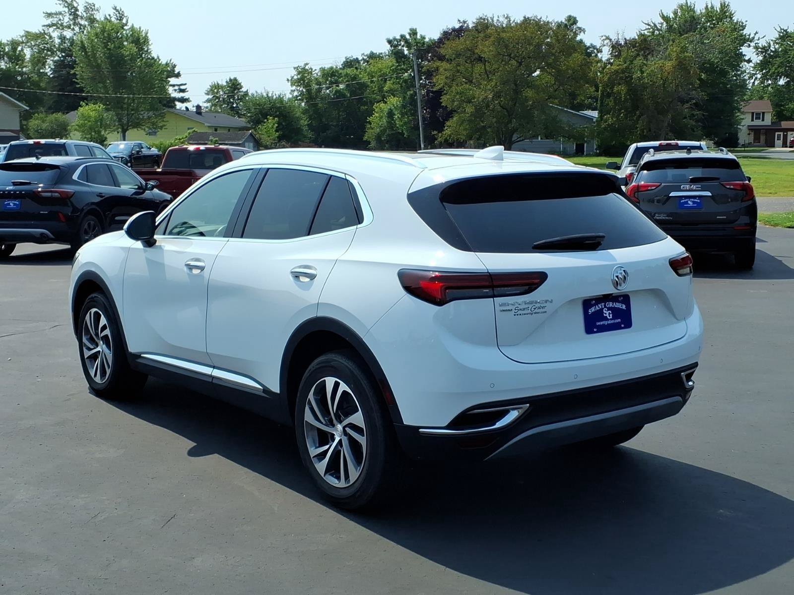 Used 2021 Buick Envision Essence w/ Technology Package I AWD/4WD image 3