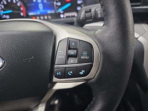 Used 2024 Ford Explorer XLT w/ Equipment Group 202A RWD image 18