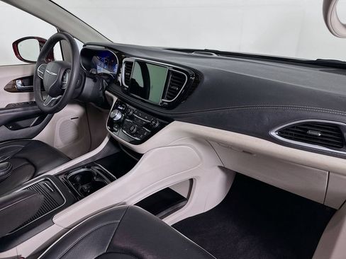 Used 2022 Chrysler Pacifica Limited FWD image 39