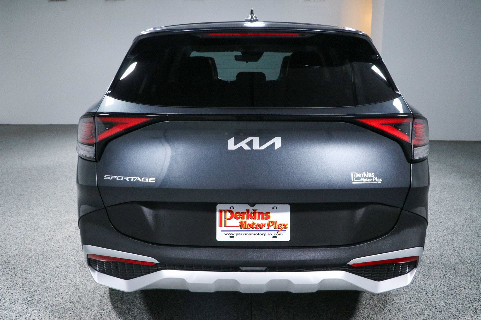 Used 2024 Kia Sportage EX FWD image 8