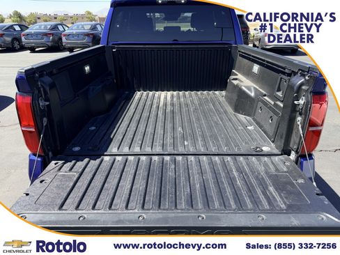 Used 2025 Toyota Tacoma TRD Off-Road AWD/4WD image 12
