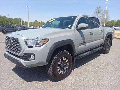 Used 2023 Toyota Tacoma TRD Off-Road AWD/4WD image 7