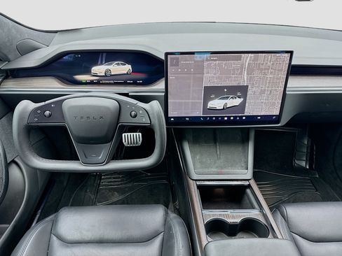 Used 2022 Tesla Model S Base image 15