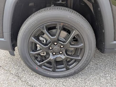 New 2026 Jeep Compass Latitude AWD/4WD image 17