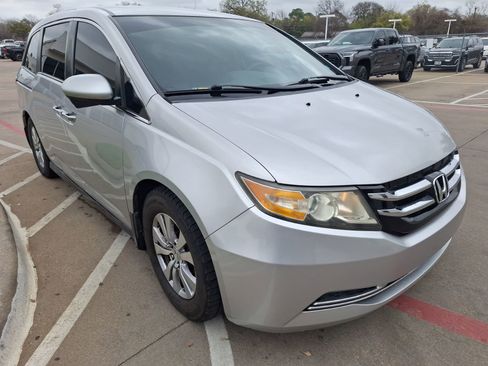 Used 2014 Honda Odyssey EX image 8