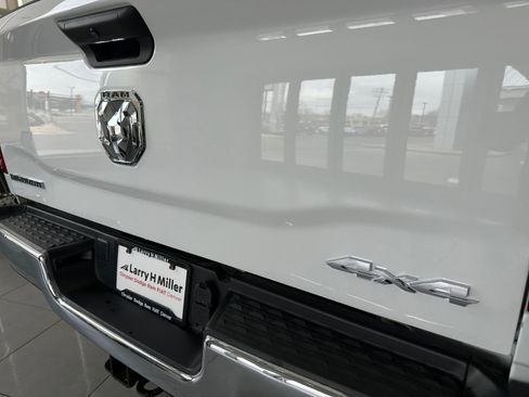 Used 2024 RAM 2500 Big Horn AWD/4WD image 31