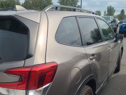 Used 2022 Subaru Forester Premium AWD/4WD image 8