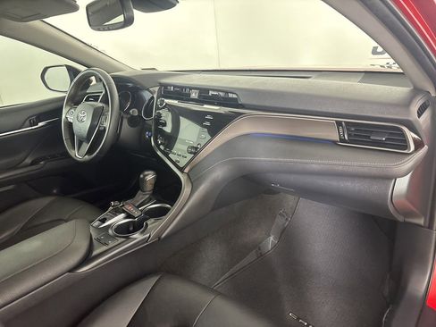 Used 2020 Toyota Camry XSE image 30