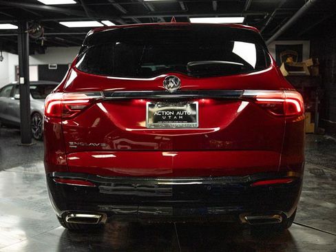 Used 2024 Buick Enclave Premium image 6