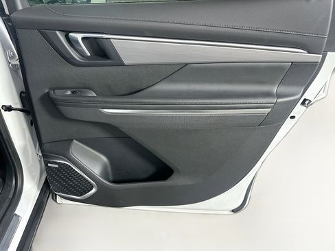 Used 2025 Buick Enclave Preferred image 31