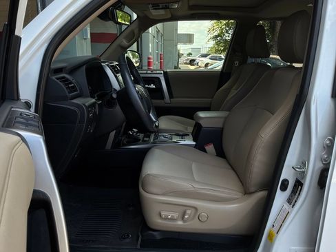 Used 2024 Toyota 4Runner SR5 Premium w/ Moonroof Package AWD/4WD image 10