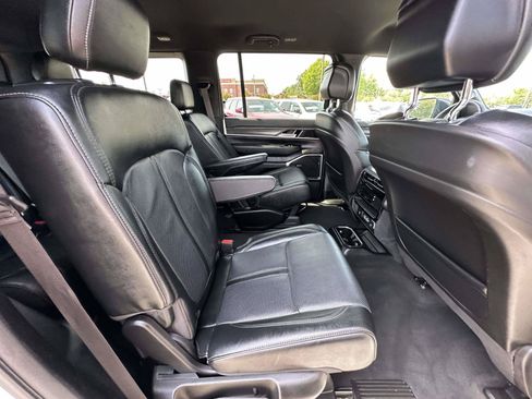 Used 2024 Jeep Wagoneer Series II AWD/4WD image 30