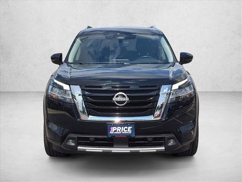 Used 2022 Nissan Pathfinder SL AWD/4WD image 2