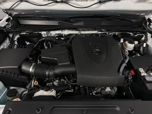 Used 2023 Toyota Tacoma SR5 w/ Technology Package AWD/4WD image 13