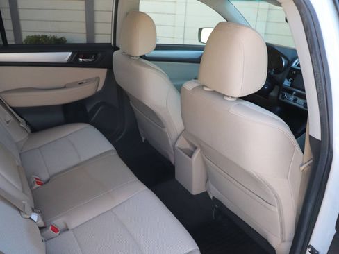 Used 2015 Subaru Outback 2.5i Premium w/ Popular Package #2 AWD/4WD image 29