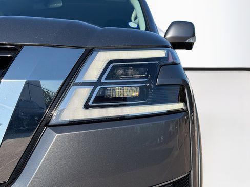 Used 2023 Nissan Armada SL w/ Captain's Chairs Package image 9