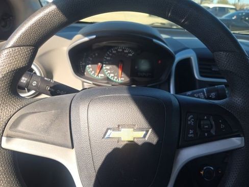 Used 2017 Chevrolet Sonic LS image 9