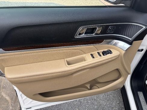 Used 2016 Ford Explorer Limited w/ Equipment Group 301A image 12