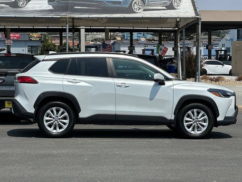 Used 2022 Toyota Corolla Cross LE AWD/4WD image 2