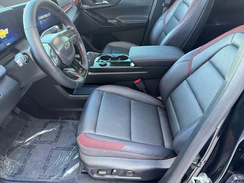 Used 2026 Chevrolet Equinox RS FWD image 5