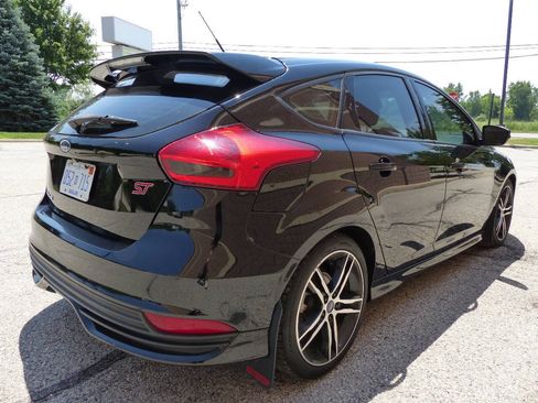 Used 2018 Ford Focus ST FWD image 12