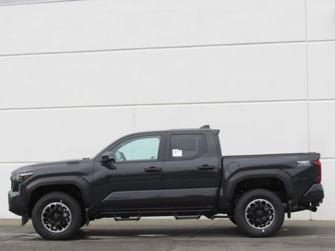 New 2026 Toyota Tacoma TRD Off-Road AWD/4WD image 4