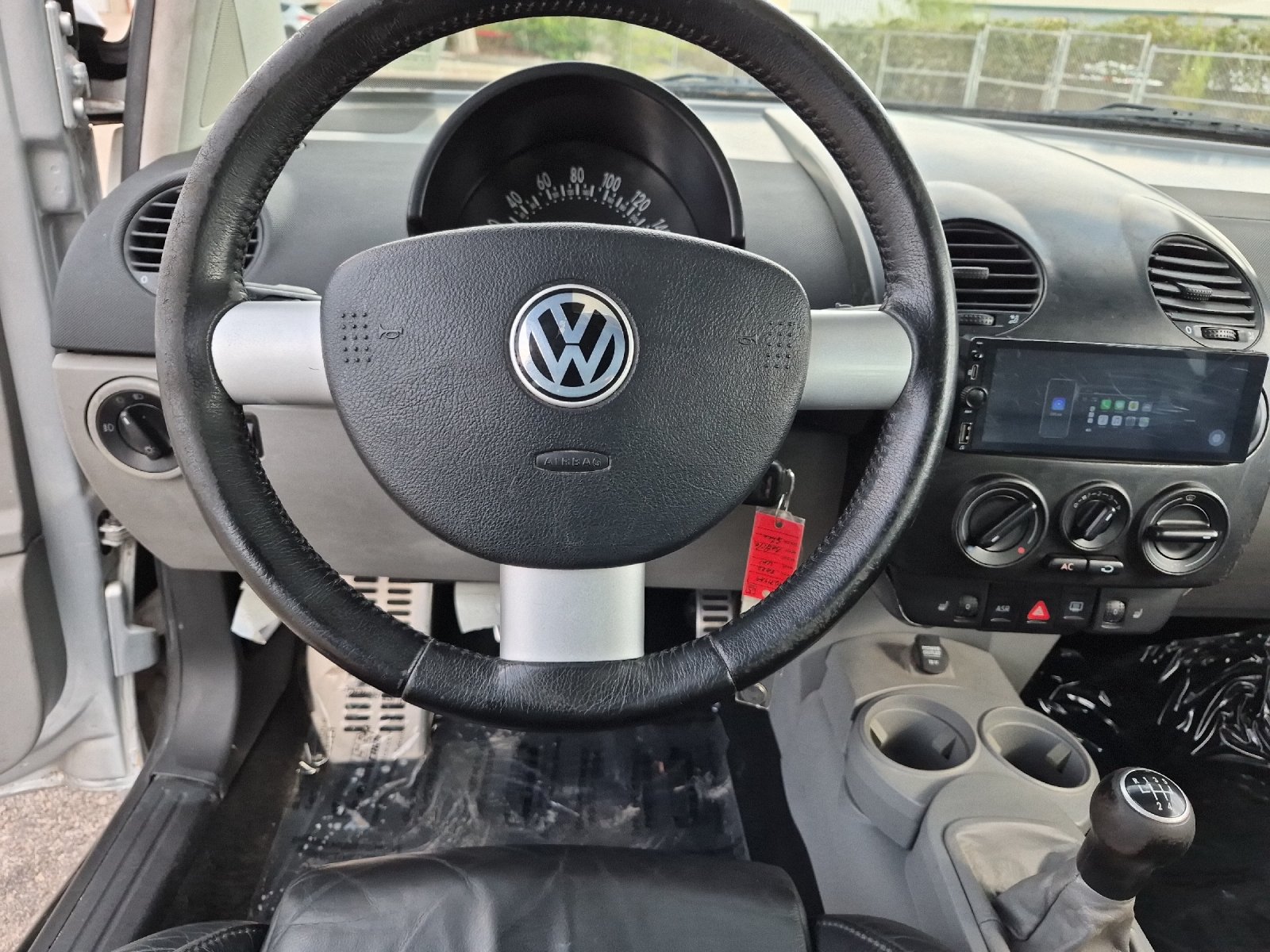 Used 2002 Volkswagen Beetle Sport FWD image 13