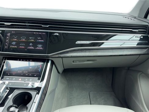 Used 2022 Audi Q7 3.0T Premium image 20