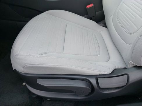 Used 2025 Hyundai Santa Cruz SE image 29