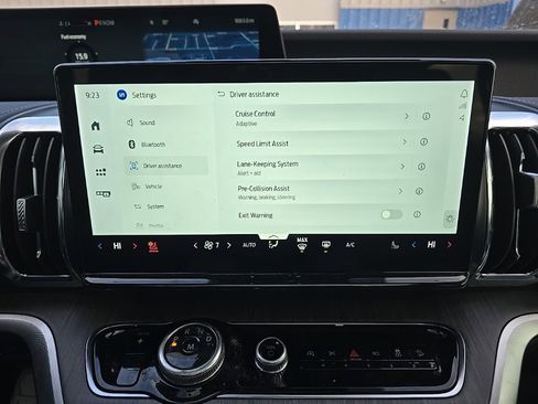 Used 2025 Ford Expedition Platinum w/ Platinum Ultimate Package image 32