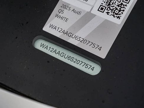 New 2025 Audi Q5 Premium Plus image 32