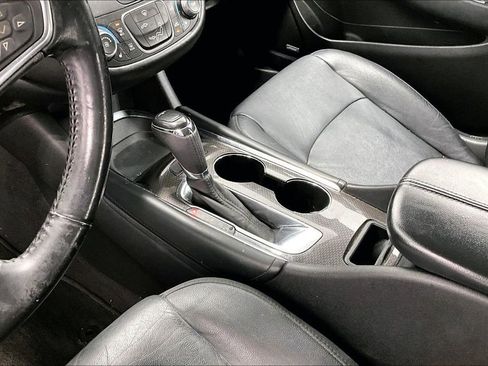 Used 2018 Chevrolet Malibu LT w/ Leather Package image 17