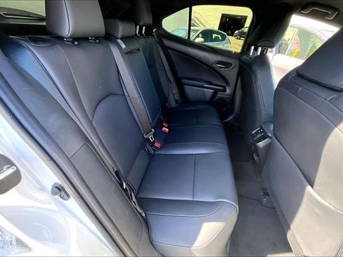 Used 2022 Lexus UX 200 w/ Accessory Package (Z1) FWD image 20
