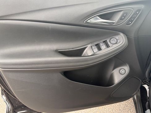 Used 2023 Buick Encore GX Essence w/ Experience Buick Package image 17